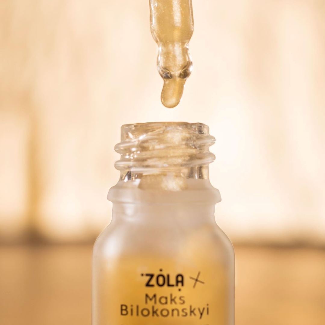 ZOLA Aqua Fluid luxe brow & lash verzorging met gouden microglitter, hydraterend en versterkend.