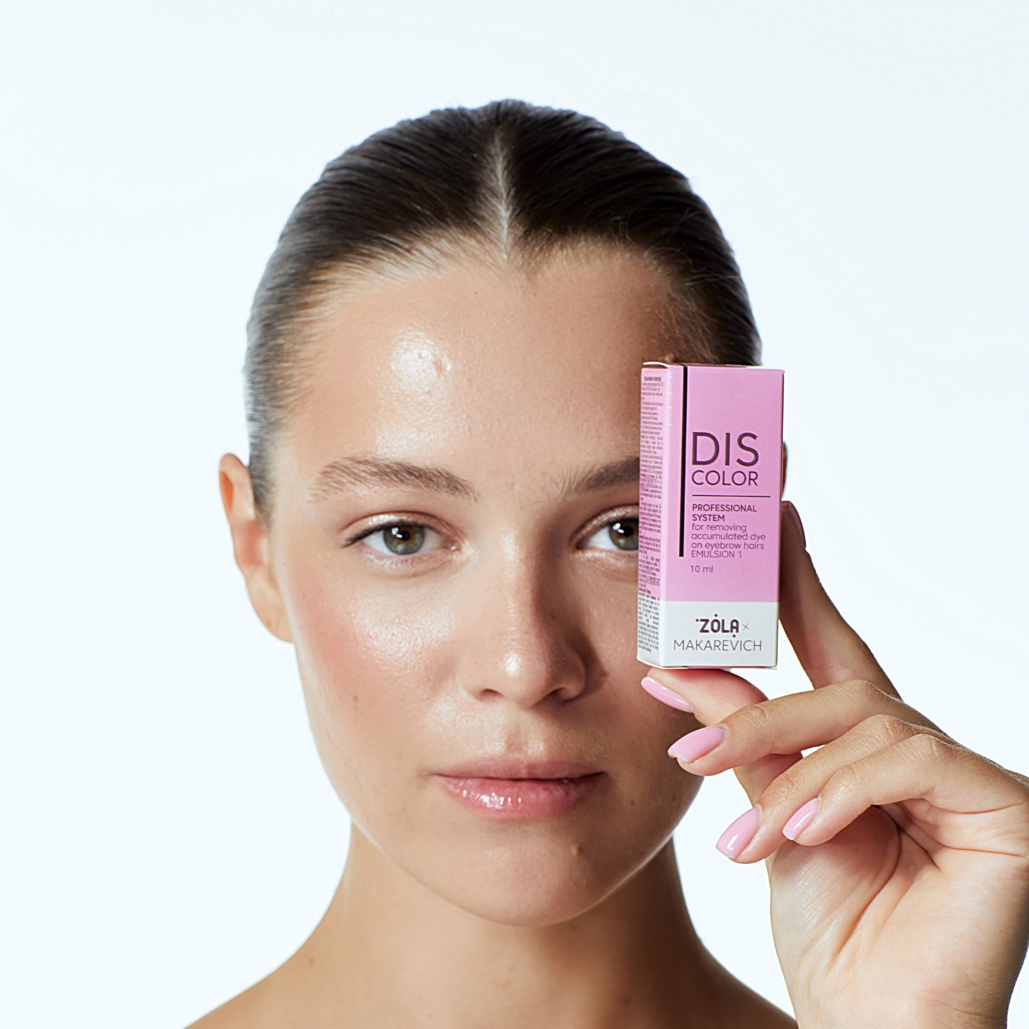 ZOLA x Makarevich DISCOLOR Emulsion professioneel systeem voor veilige verwijdering van wenkbrauwverf zonder de natuurlijke kleur te bleken.