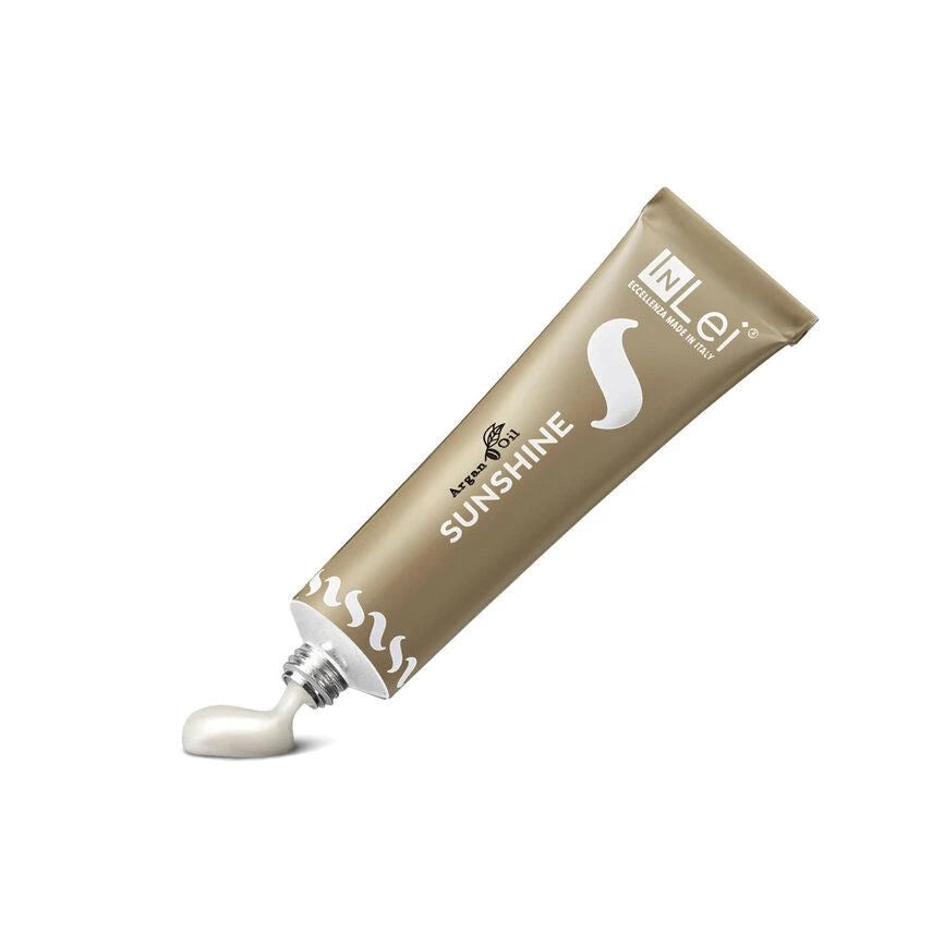 InLei® Lash & Brow Bleach Sunshine, ideaal voor het veilig ontkleuren van wimpers en wenkbrauwen. Bevat arganolie voor extra verzorging en verlicht tot drie tinten.
