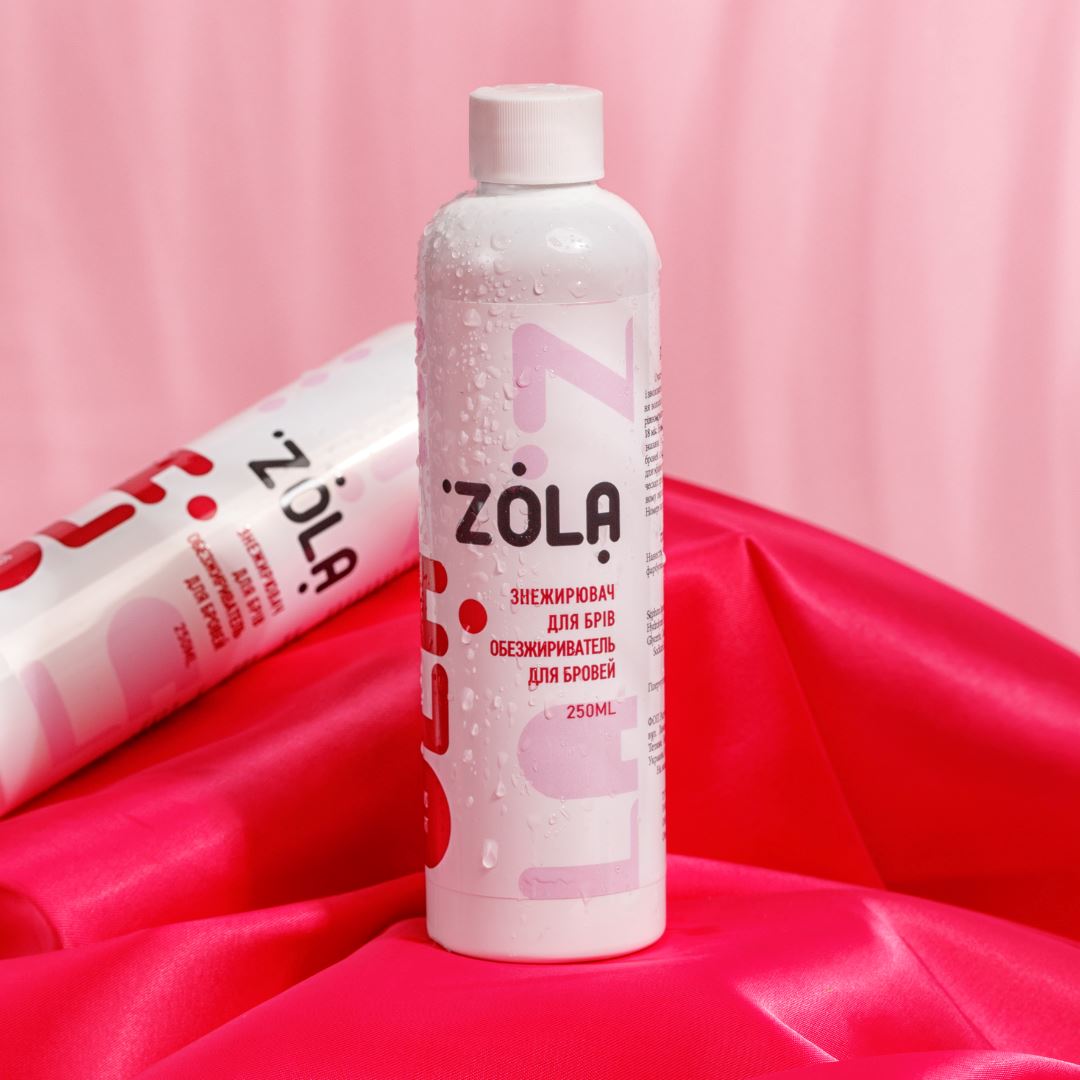 ZOLA Eyebrow Degreaser 250ml voor het effectief ontvetten van wenkbrauwen en huid. Voor gelijkmatige en langdurige kleuring.