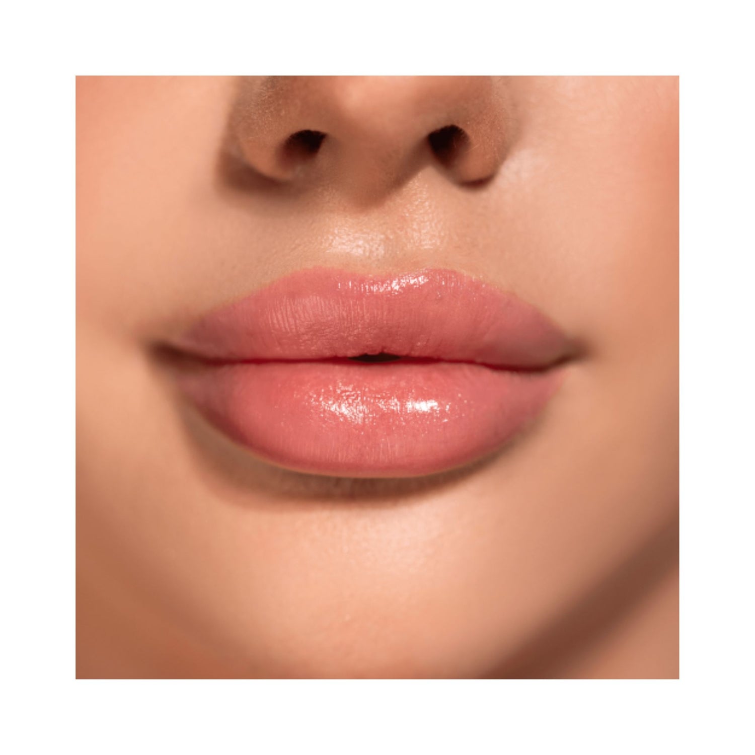 Lippenbalsem met sheaboter en carnaubawas in luxe verpakking.