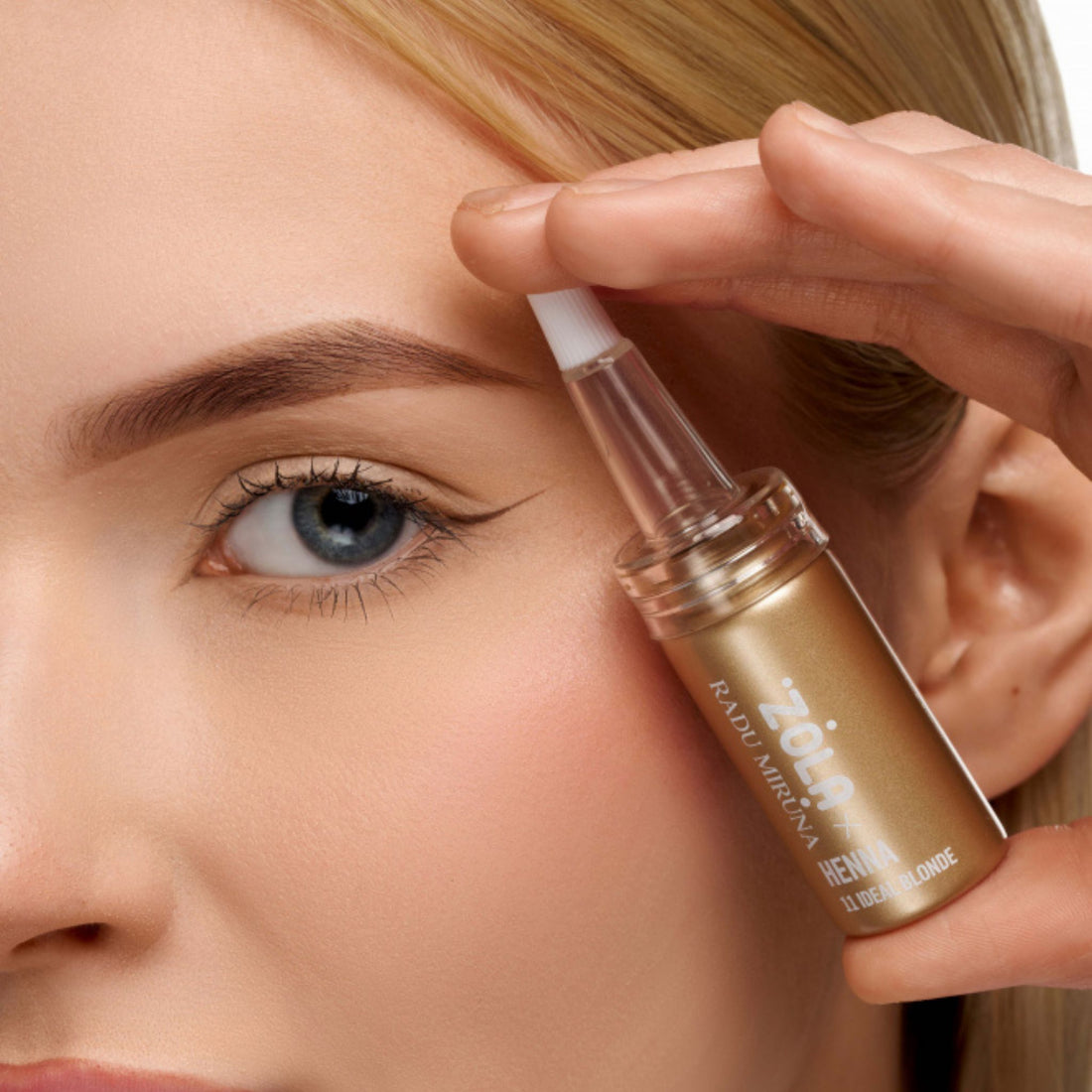 ZOLA x RADU MIRUNA Henna 11 Ideal Blonde brow henna voor zachte blonde wenkbrauwen zonder gele ondertoon.